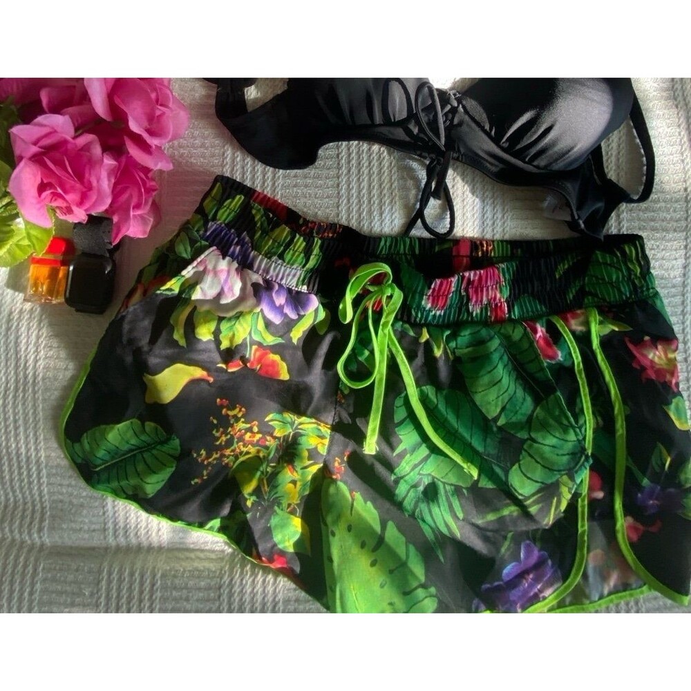 No Boundaries Juniors L tropical print Bikini Bottom shorts for swimming NWOT